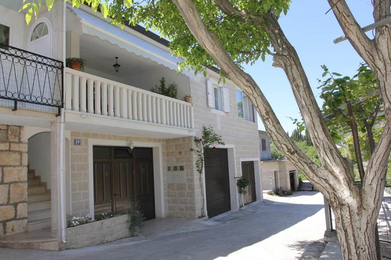 Holiday House Pine Tree Nerezisca Ngoại thất bức ảnh