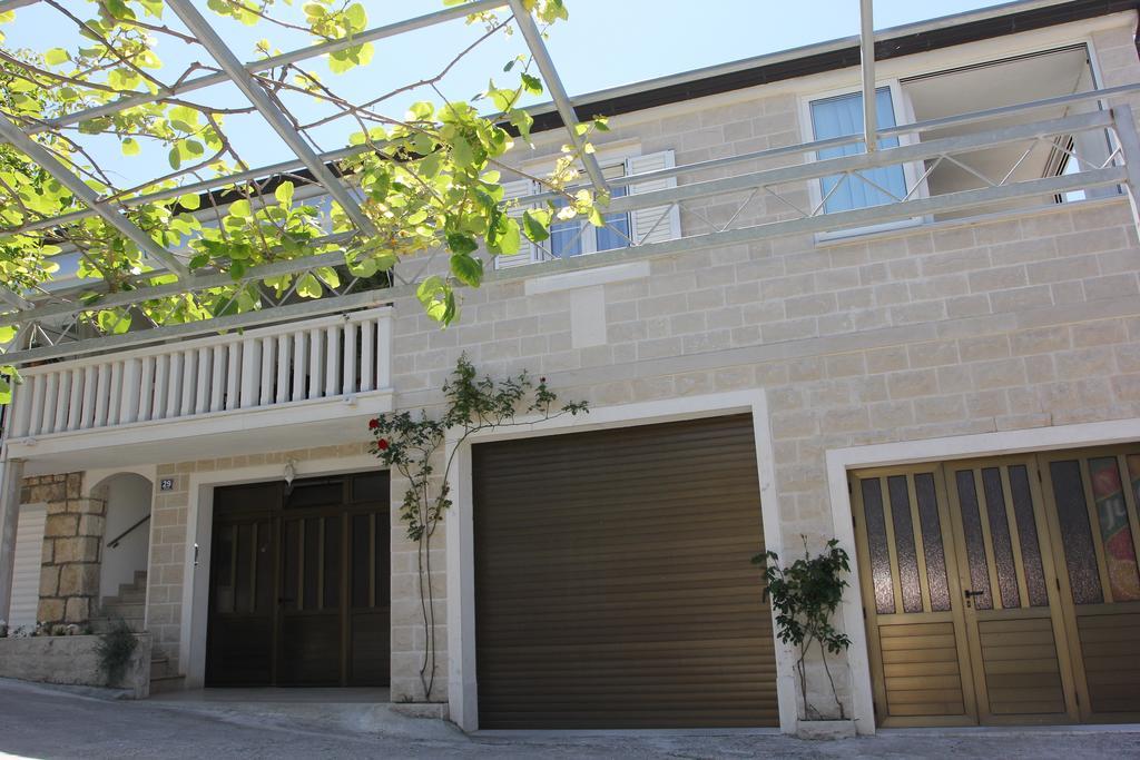 Holiday House Pine Tree Nerezisca Ngoại thất bức ảnh
