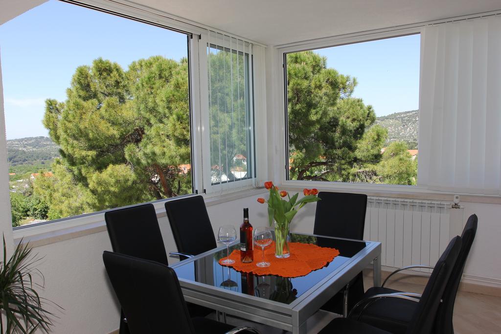 Holiday House Pine Tree Nerezisca Ngoại thất bức ảnh
