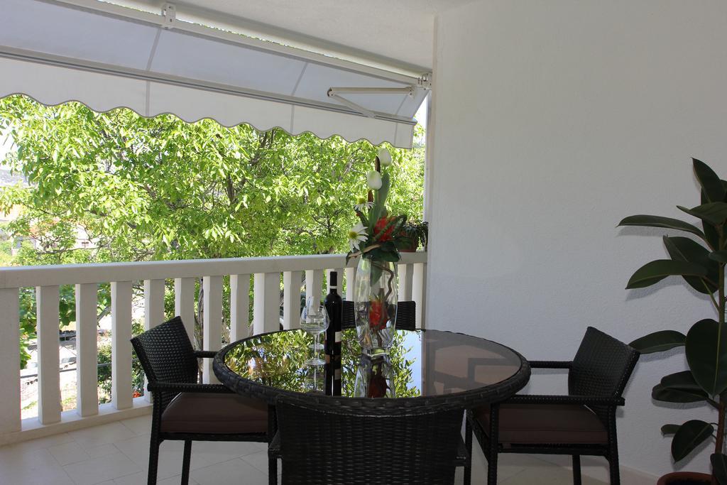 Holiday House Pine Tree Nerezisca Ngoại thất bức ảnh