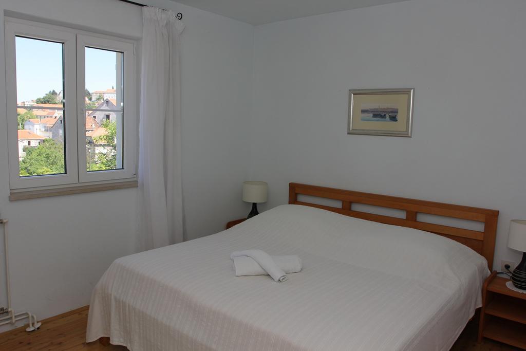 Holiday House Pine Tree Nerezisca Ngoại thất bức ảnh