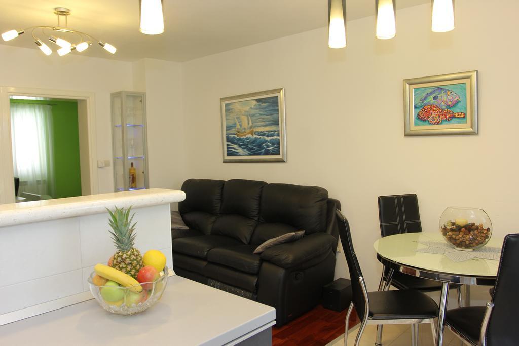 Holiday House Pine Tree Nerezisca Ngoại thất bức ảnh